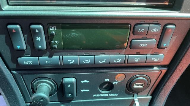 2005 Ford Thunderbird Deluxe