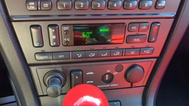 2003 Ford Thunderbird Premium