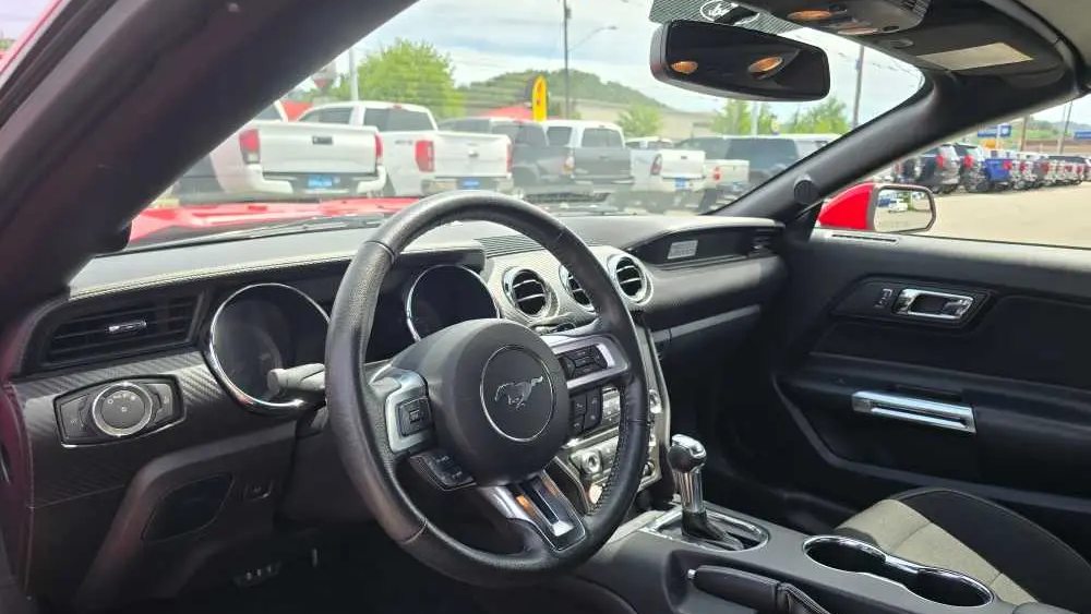 2016 Ford Mustang V6