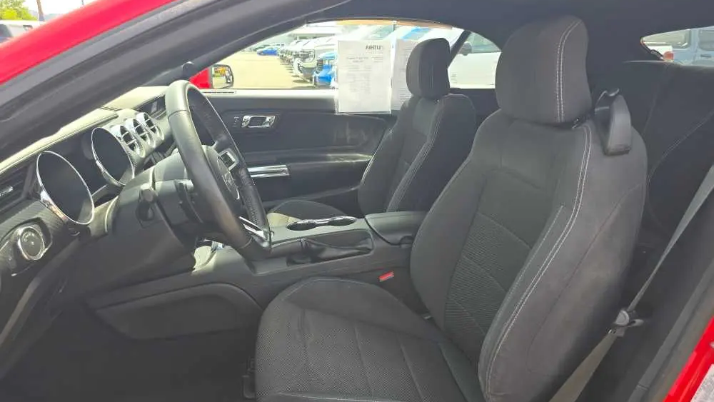 2016 Ford Mustang V6