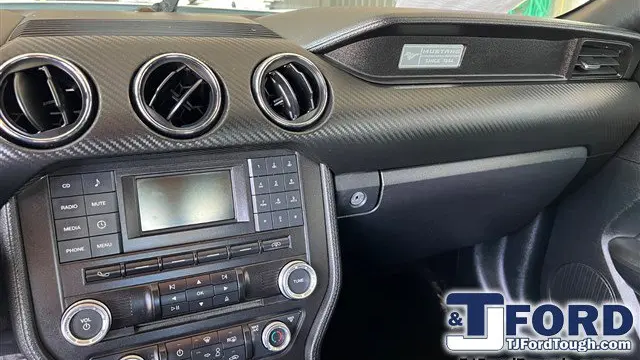 2016 Ford Mustang V6