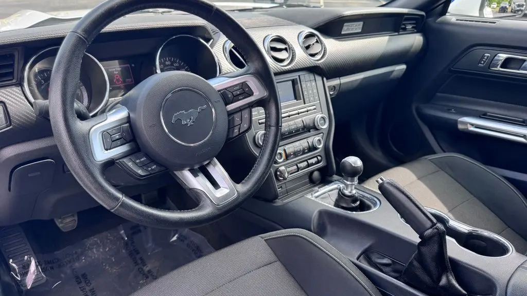 2015 Ford Mustang V6