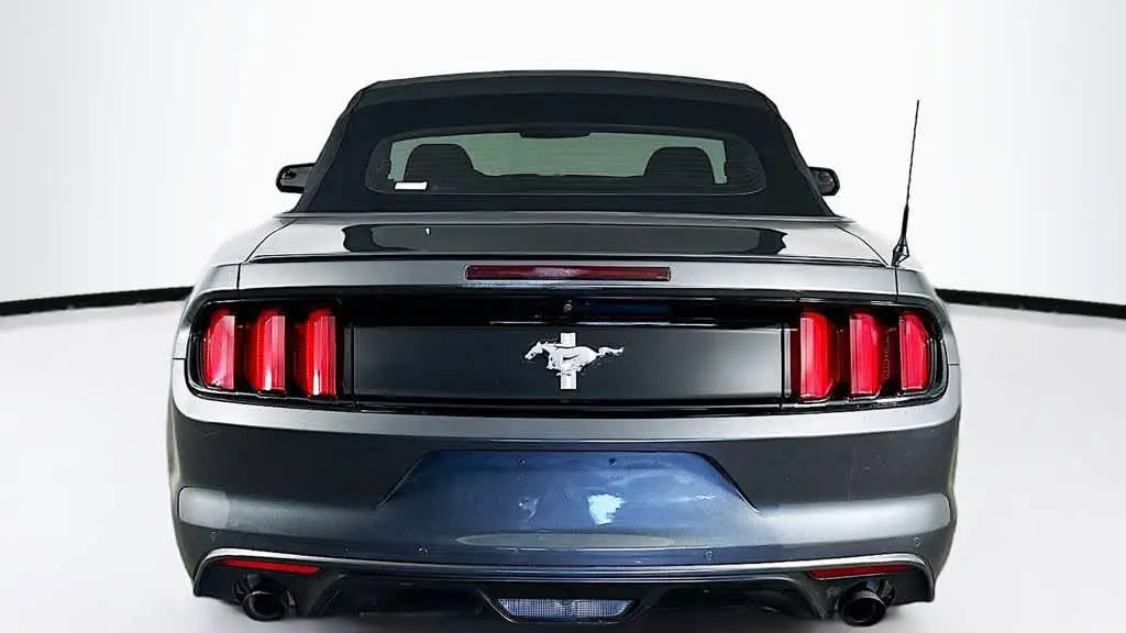2017 Ford Mustang V6