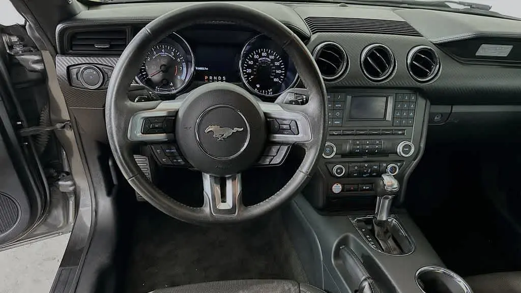 2017 Ford Mustang V6