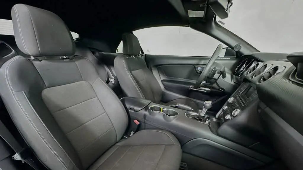 2017 Ford Mustang V6