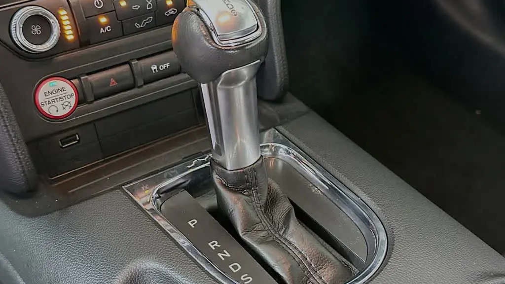 2017 Ford Mustang V6