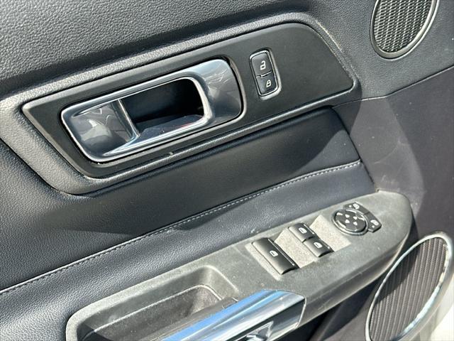 2019 Ford Mustang - $19,580