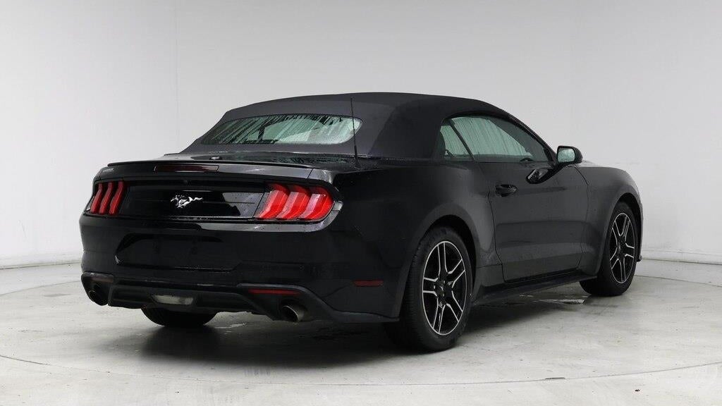 2022 Ford Mustang EcoBoost