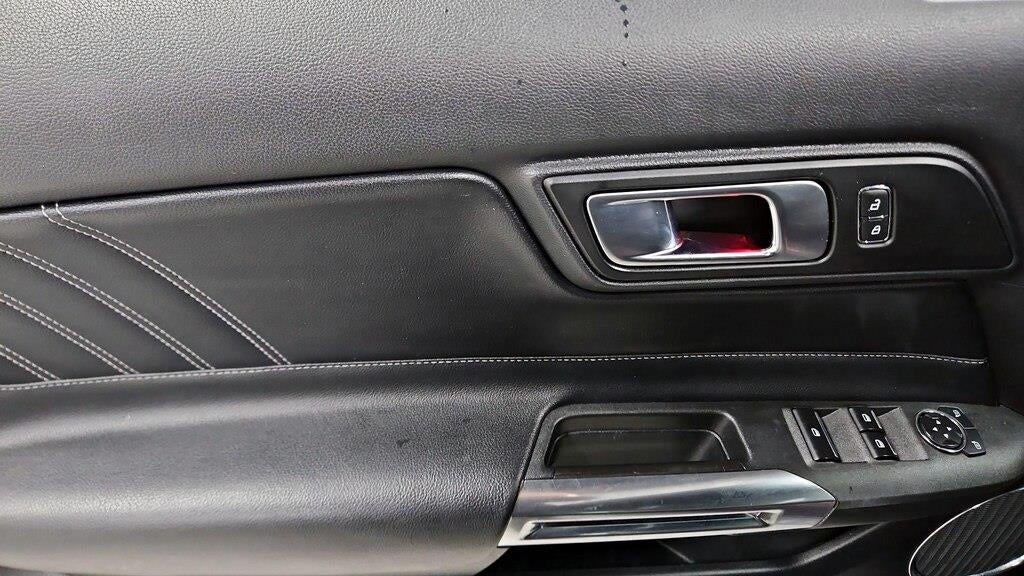 2022 Ford Mustang EcoBoost