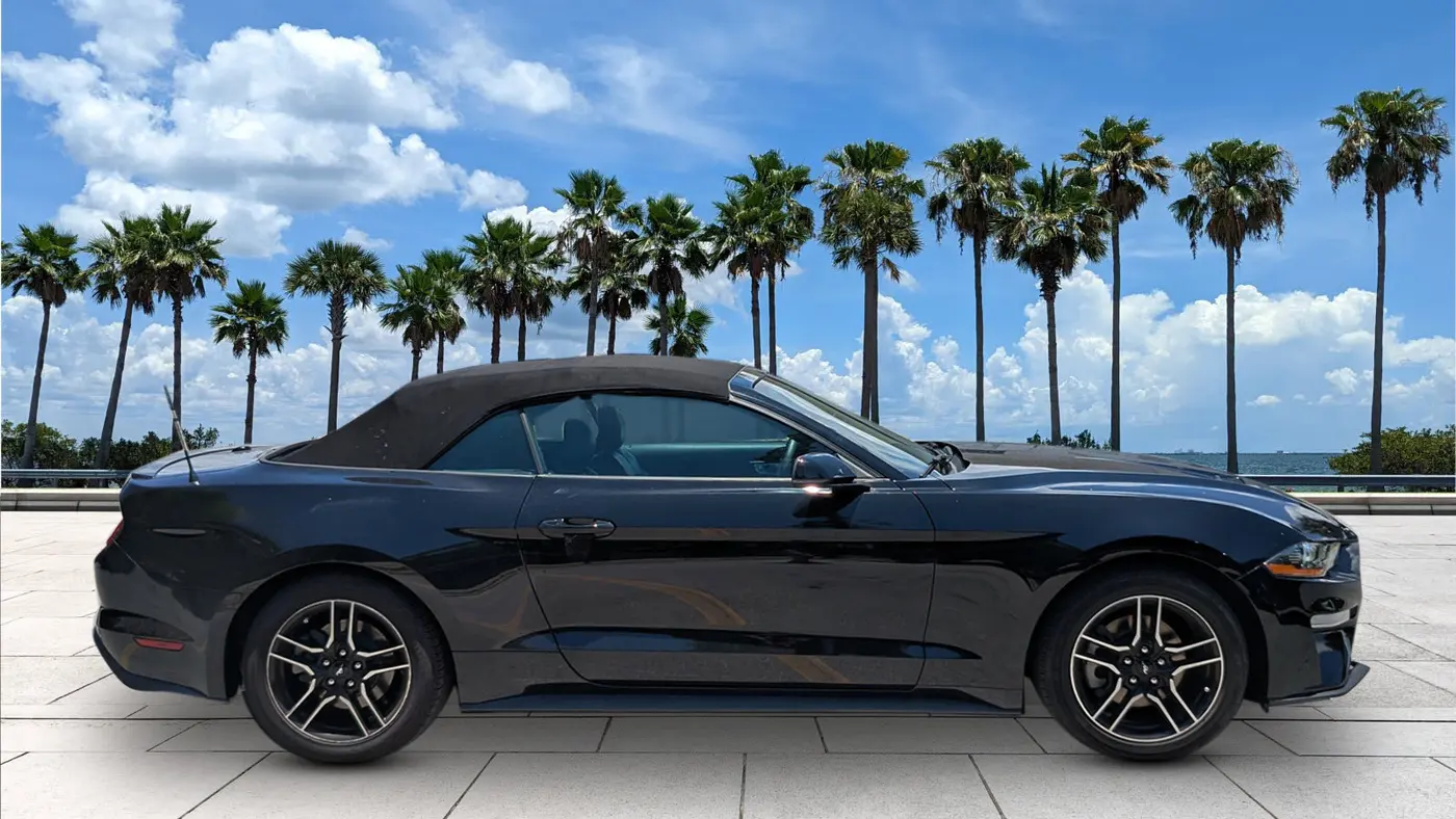 2020 Ford Mustang EcoBoost