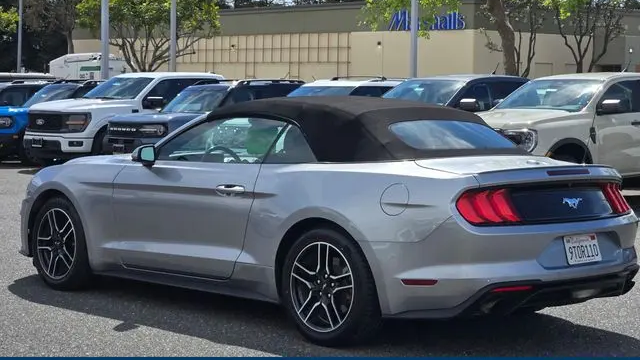 2022 Ford Mustang EcoBoost