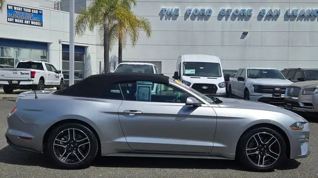 2022 Ford Mustang EcoBoost