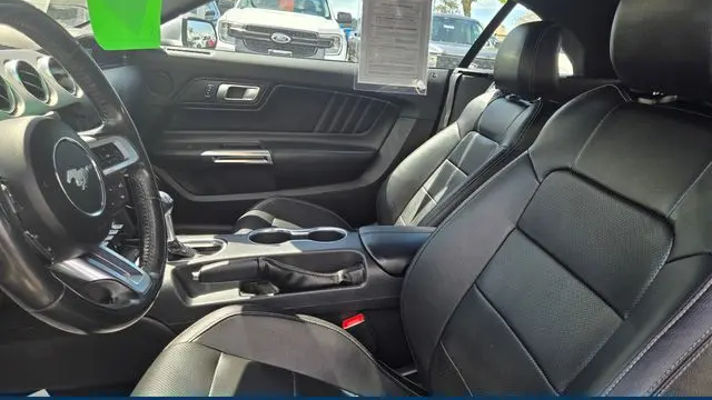 2022 Ford Mustang EcoBoost