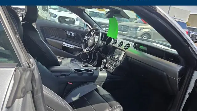 2022 Ford Mustang EcoBoost