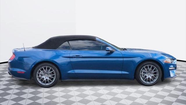 2022 Ford Mustang EcoBoost