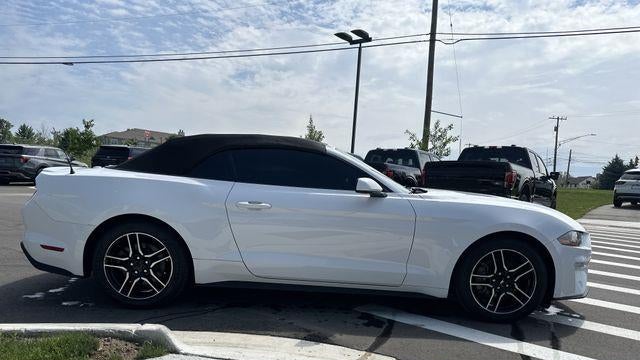 2022 Ford Mustang EcoBoost