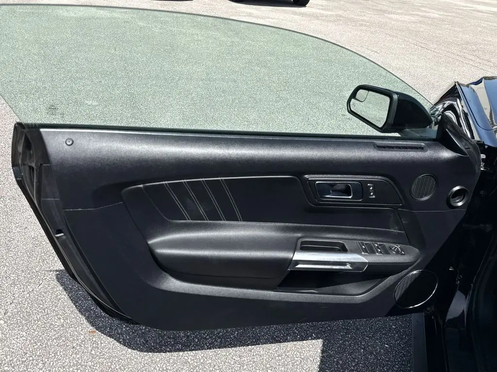 2017 Ford Mustang - $14,900