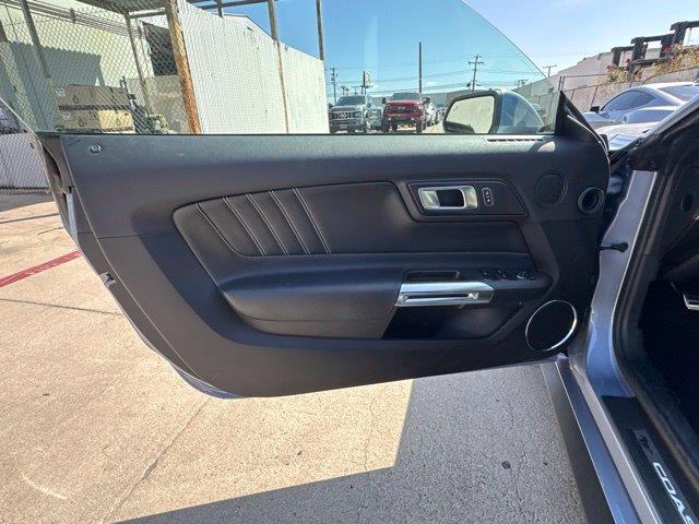 2022 Ford Mustang - $32,985
