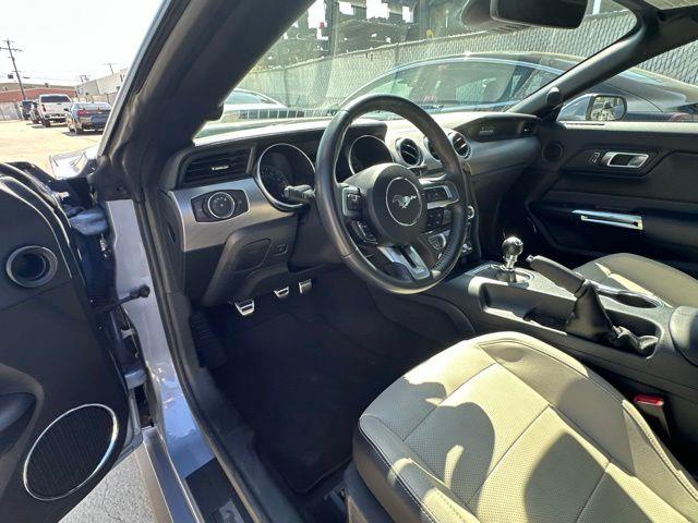 2022 Ford Mustang - $32,985