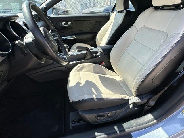 2022 Ford Mustang - $32,985