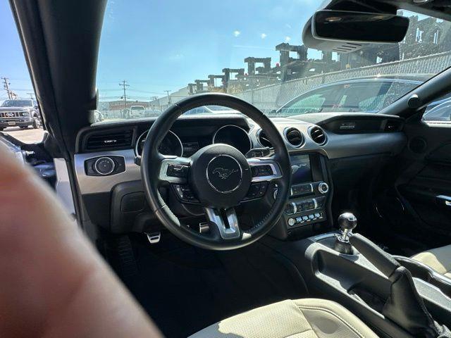 2022 Ford Mustang - $32,985