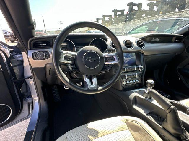 2022 Ford Mustang - $32,985