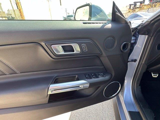 2022 Ford Mustang - $32,985