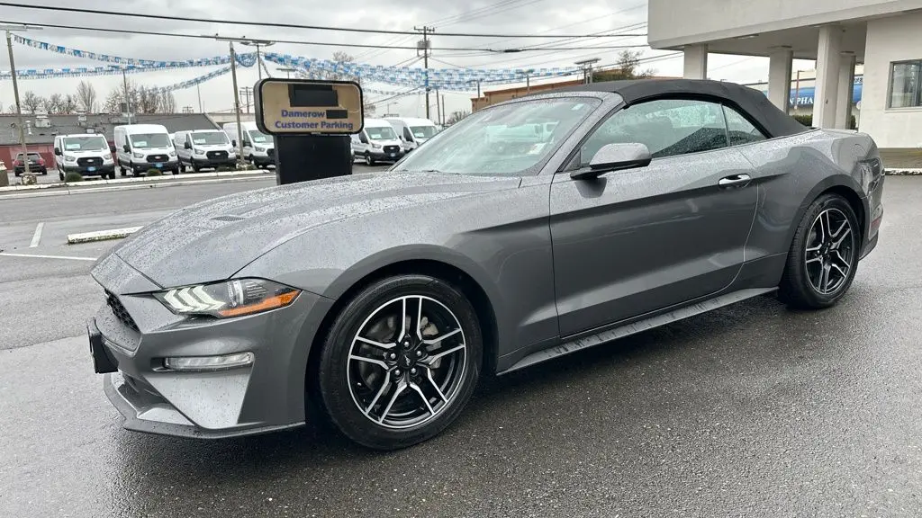 2022 Ford Mustang EcoBoost