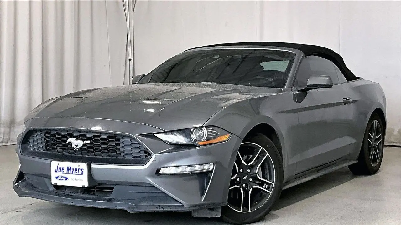 2022 Ford Mustang EcoBoost