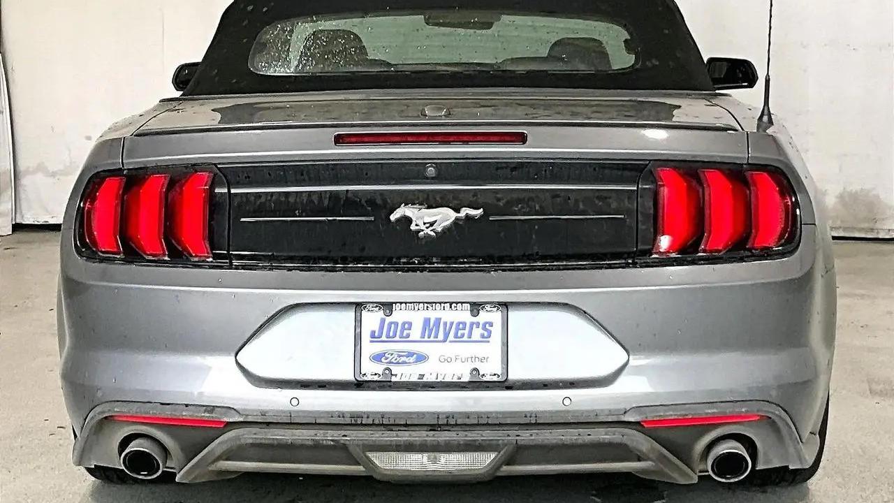 2022 Ford Mustang EcoBoost