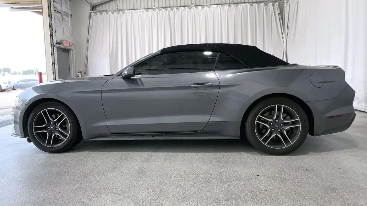 2022 Ford Mustang EcoBoost