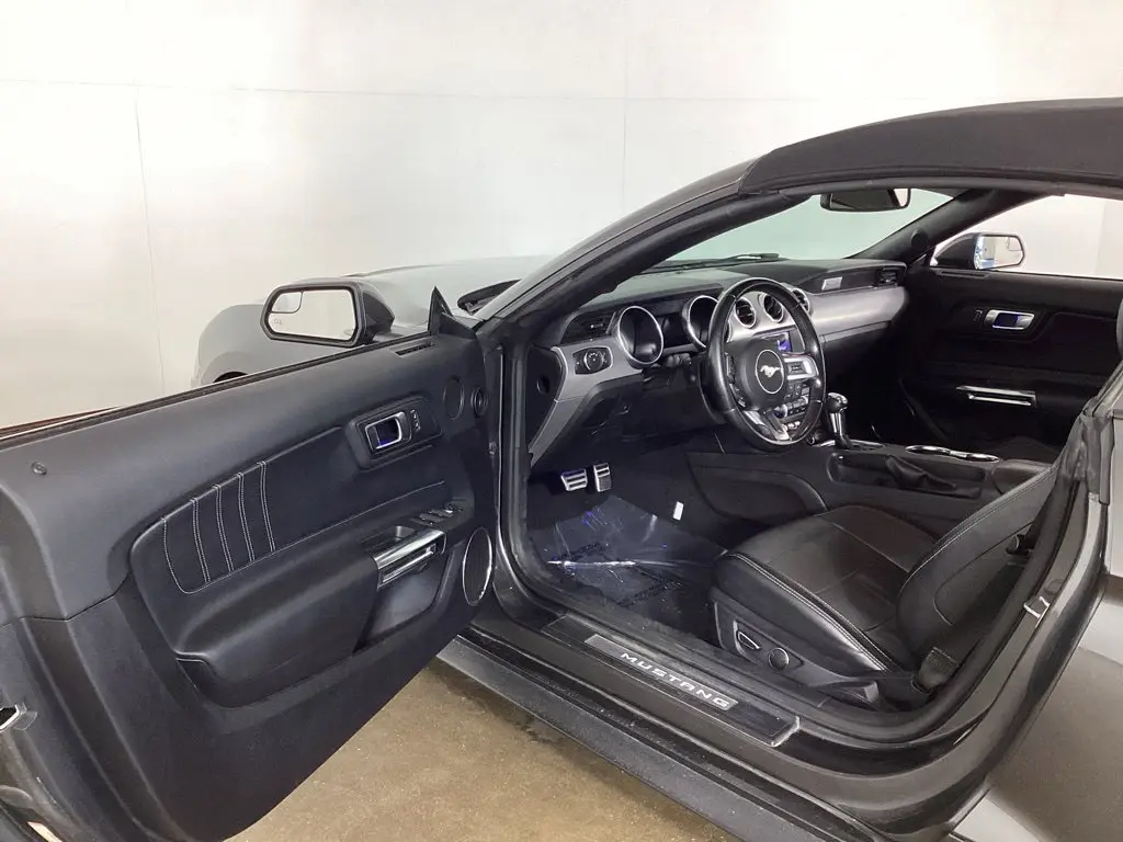 2019 Ford Mustang - $19,997