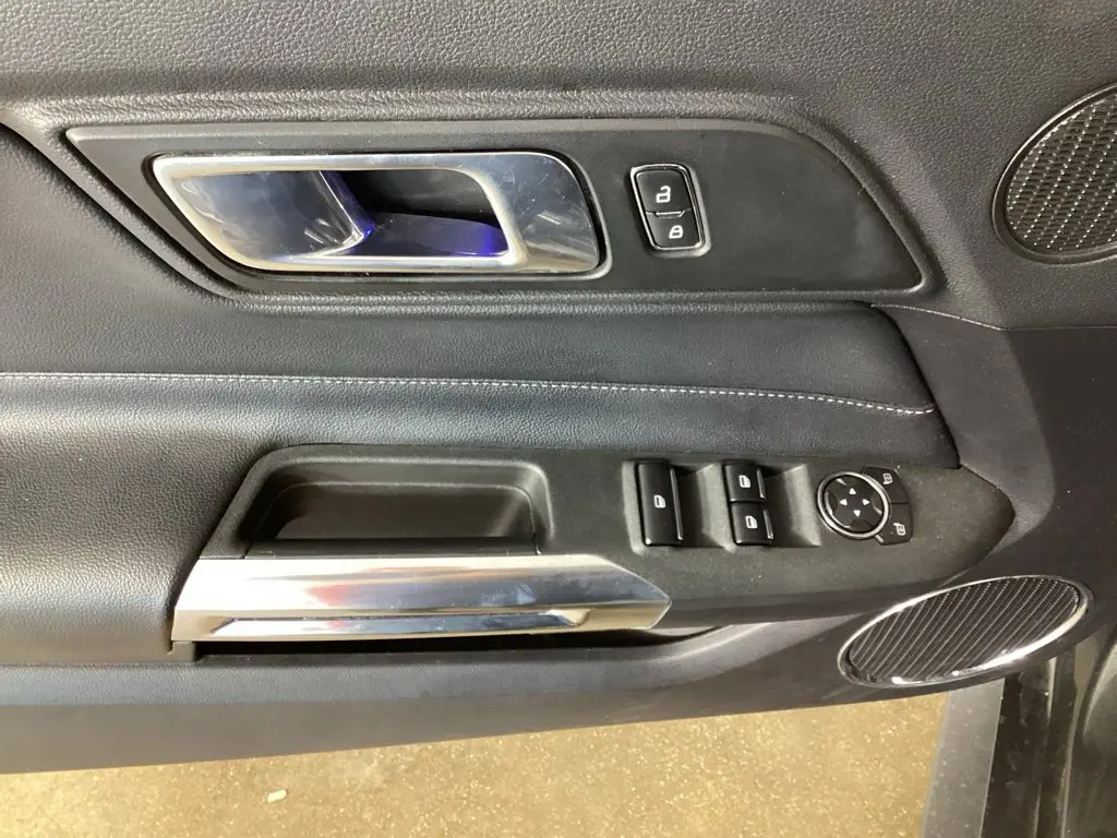 2019 Ford Mustang - $19,997
