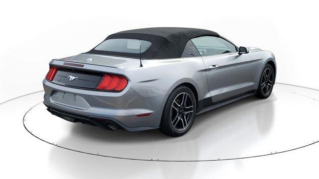 2022 Ford Mustang EcoBoost