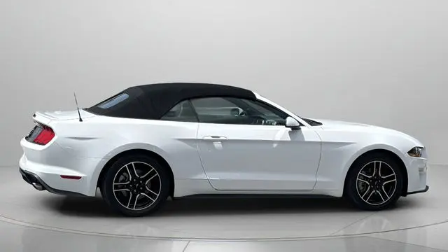 2022 Ford Mustang EcoBoost