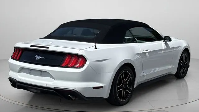 2022 Ford Mustang EcoBoost