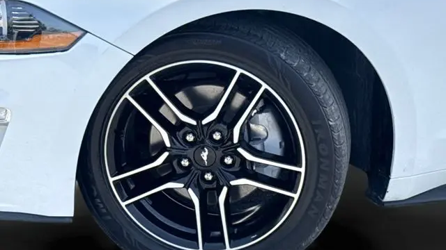 2022 Ford Mustang EcoBoost