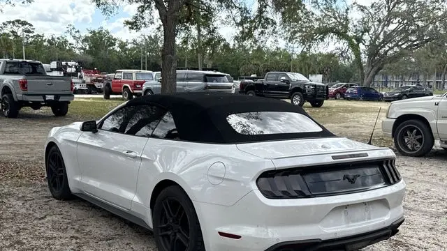 2021 Ford Mustang EcoBoost