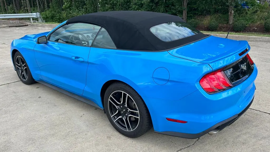 2022 Ford Mustang EcoBoost