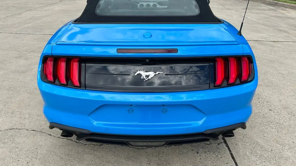 2022 Ford Mustang EcoBoost
