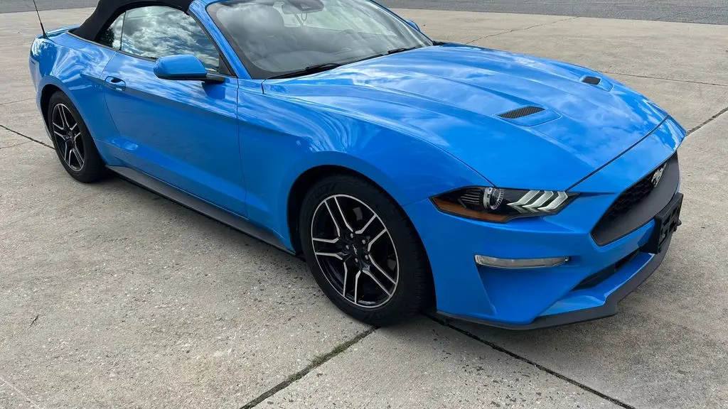 2022 Ford Mustang EcoBoost