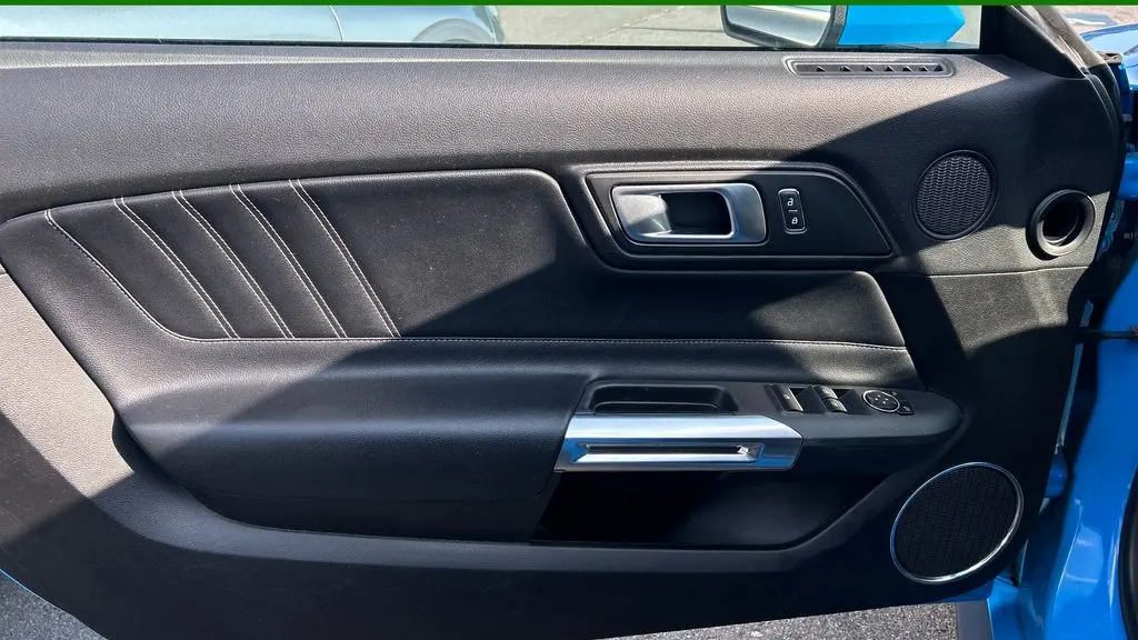 2022 Ford Mustang EcoBoost