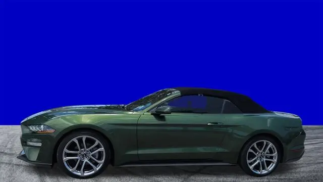 2022 Ford Mustang EcoBoost