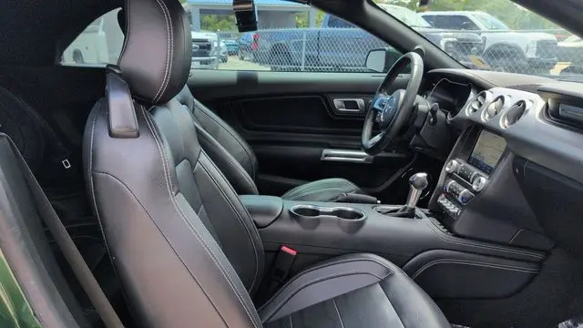 2022 Ford Mustang EcoBoost