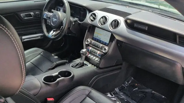 2022 Ford Mustang EcoBoost