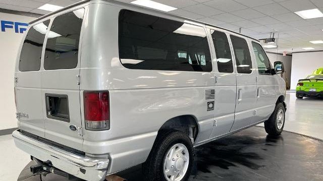 2006 Ford E-Series E-350 SD XL