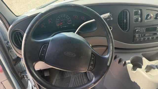 2000 Ford E Series XL SD