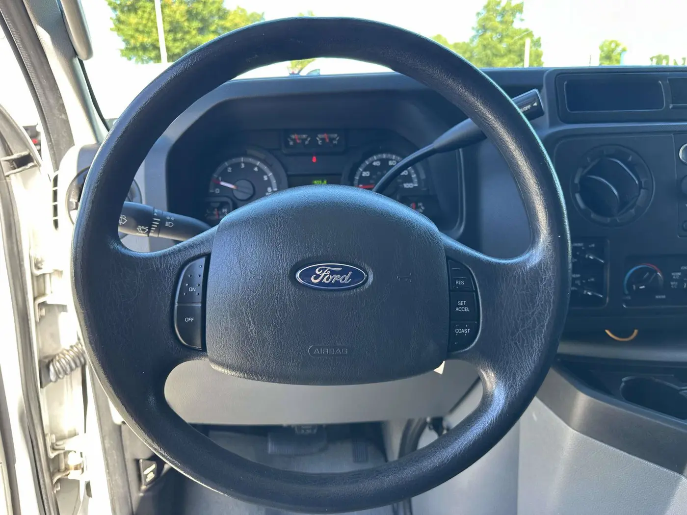2014 Ford E-350 - $17,000