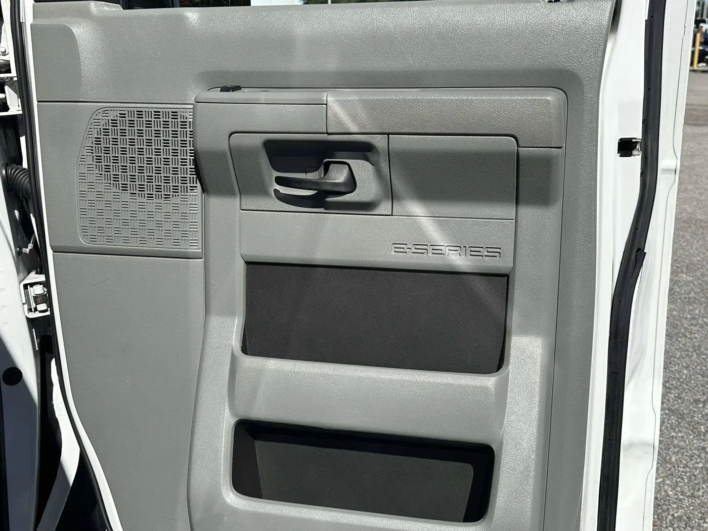 2014 Ford E-350 - $17,000