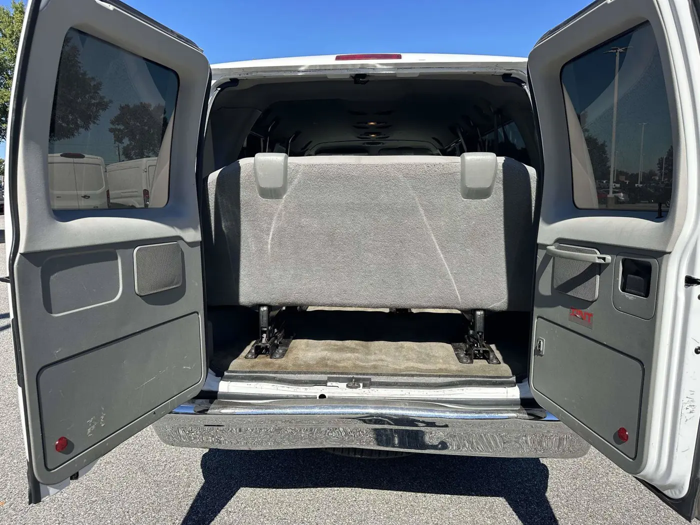 2014 Ford E-350 - $17,000